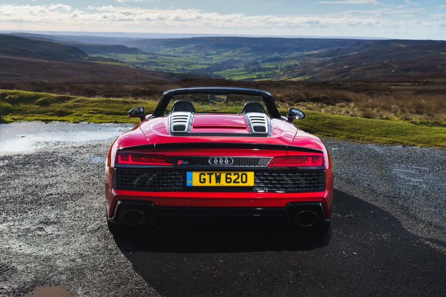  Audi R8 V10 Performance Spyder 2019 года  (UK) (фото 11 из 40)